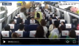 邻居打架吃瓜事件视频,吃瓜群众见证的激烈打架现场