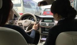 奔驰哥的小女友吃瓜视频,揭秘幕后故事与甜蜜瞬间