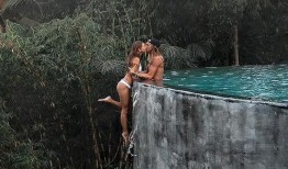 巴厘岛情侣吃瓜视频播放,甜蜜瞬间引网友热议