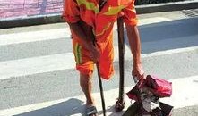 拐杖吃瓜的视频,趣味横生的网络短视频现象