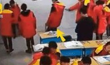 父母打架孩子吃瓜视频,孩子成“吃瓜群众”，目睹父母打架