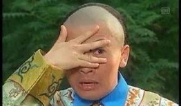 阿哥带你吃瓜搞笑视频,搞笑视频盘点