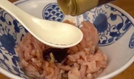 小鹅喜欢吃佛手瓜吗视频,揭秘它们的喜好之谜