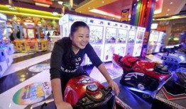 游戏厅唱歌吃瓜视频