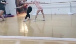 韩国跳舞人吃瓜视频,揭秘韩国跳舞人吃瓜视频背后的文化现象