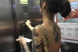 纹身网红女孩吃瓜视频在线观看