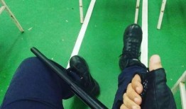 拐杖吃瓜的视频,趣味横生的网络短视频现象