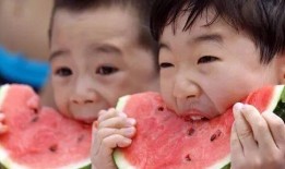 关注吃瓜群众的视频,跟随热门视频一探究竟