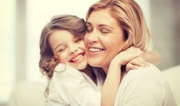 两姐弟吵架妈妈吃瓜视频,家庭欢乐瞬间