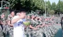 军训跳舞原视频吃瓜,揭秘幕后吃瓜趣事