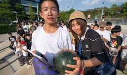 人吃瓜动态图视频,人吃瓜动态图视频趣味盘点