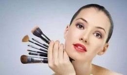 沉浸式吃瓜化妆教程视频,轻松打造夏日清新妆容