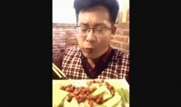 儿子吃瓜吃到牙签视频,意外成萌娃搞笑瞬间