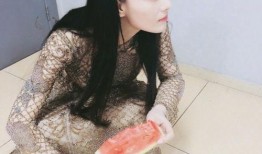 张馨予吃瓜群众吃饭视频,张馨予与吃瓜群众共享美食时光