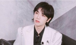 网友吃瓜华晨宇视频,娱乐圈的“瓜王”再现