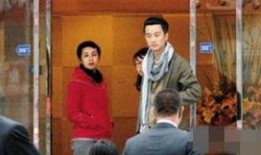 吃瓜博主姐弟恋视频,姐弟恋视频引发网友热议，揭秘恋爱年龄界限