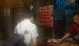 天府二街行凶吃瓜视频,吃瓜群众现场直击