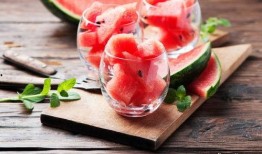 怀念夏天吃瓜视频下载,重温那段甜蜜的回忆